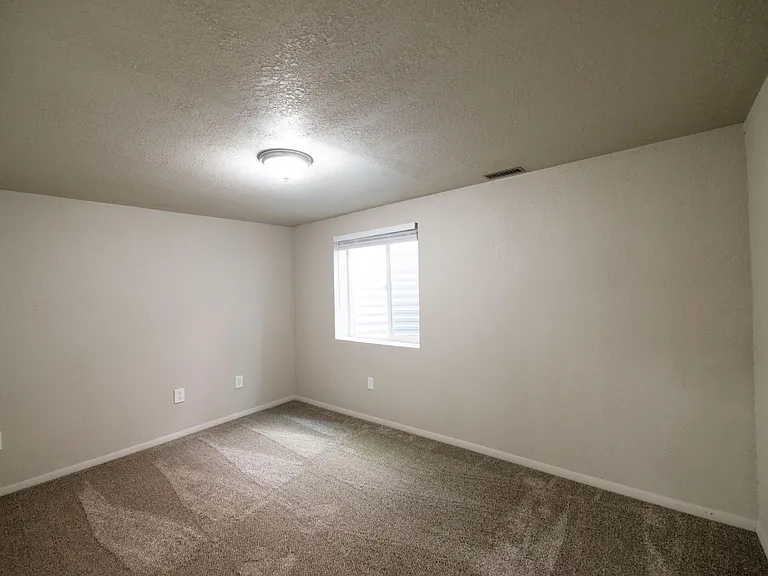 1179 E Blaine Ave #A — Photo 17