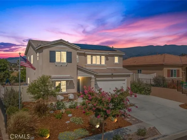 244 Country Club Dr, Calimesa, CA 92320