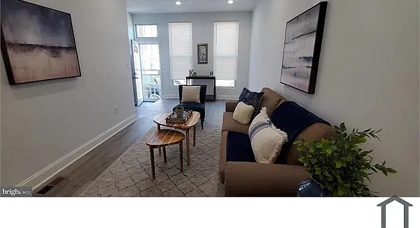3 bed, 1344 sqft, $1,900 — Photo 2