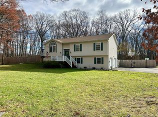 95 Osborne Hill Rd, Fishkill, NY 12524