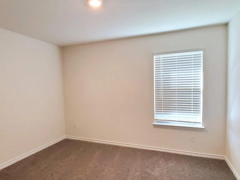 2107 Camellia St — Photo 11