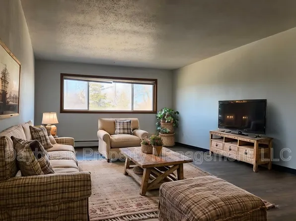 1842 14th St S, Fargo, ND