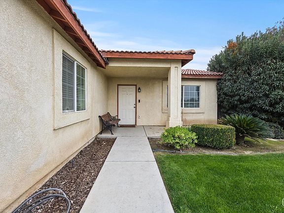 3rd image of 913 Vallejo Dr