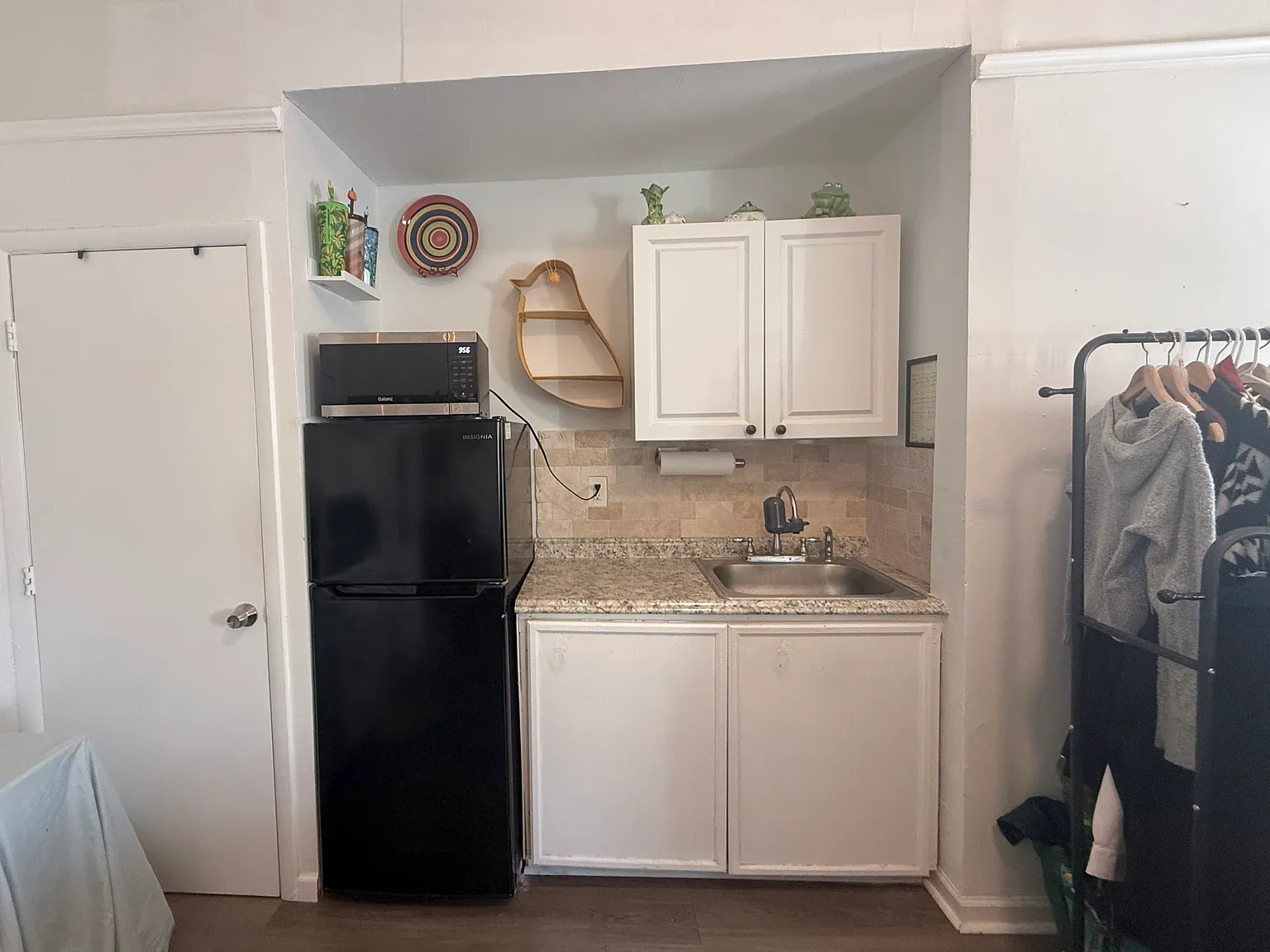 Studio, $995 — Photo 4