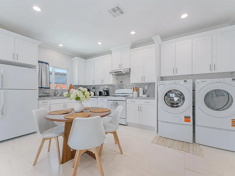 8605 Amy Ave — Photo 16