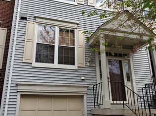 5821 Pin Oak Commons Ct, Burke, VA 22015