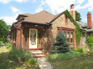 3201 N Cramer St, Milwaukee, WI 53211