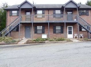 1500 Oakshire Ct APT A, Winston Salem, NC 27107