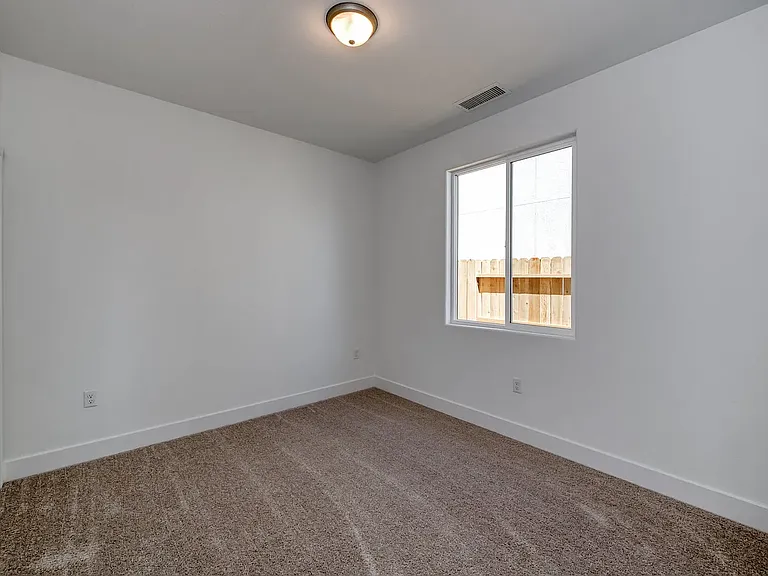 2858 E Corteza Dr — Photo 17