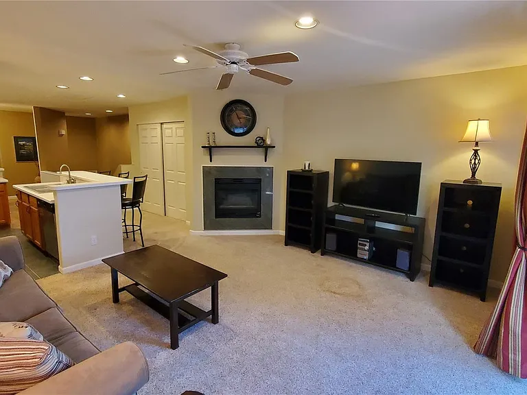 30 Spyglass Ln — Photo 2