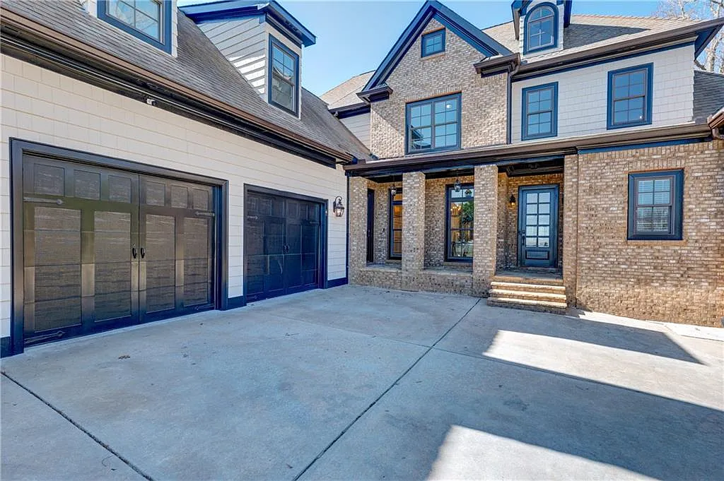 6 bed, 6.0 bath, 6636 sqft, $7,000 — Photo 3