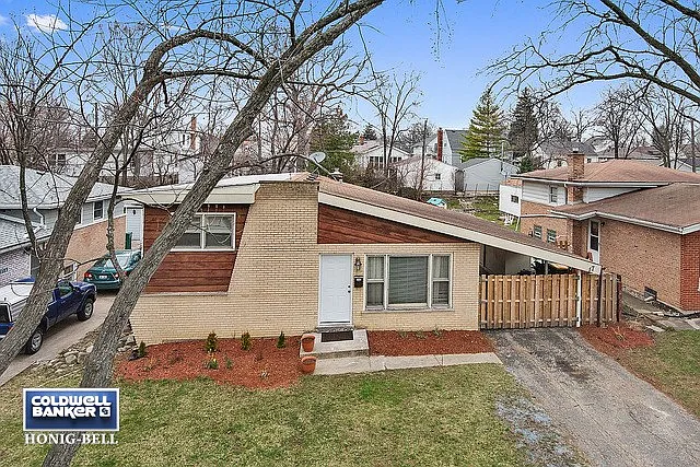 17 Norton Ave photo 1