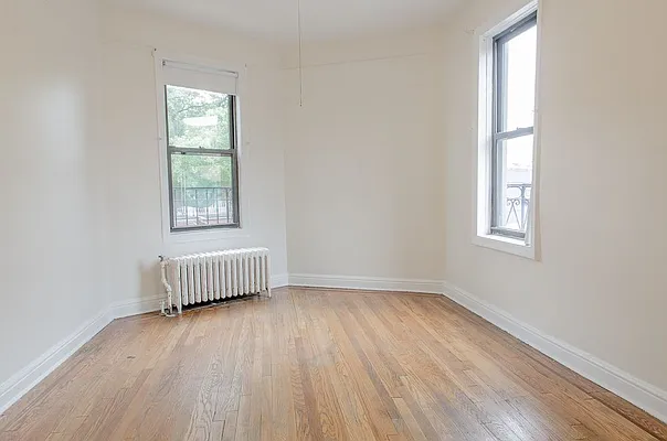 Rented by Astoria Realty | media 4