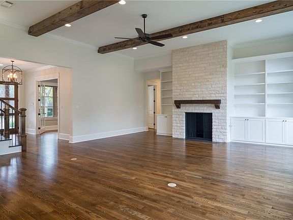 4th image of 7009 Meadowcreek Dr