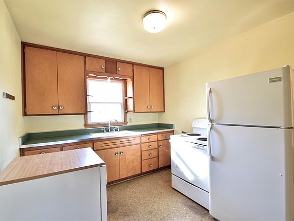 4th image of 6527 Troup Ave