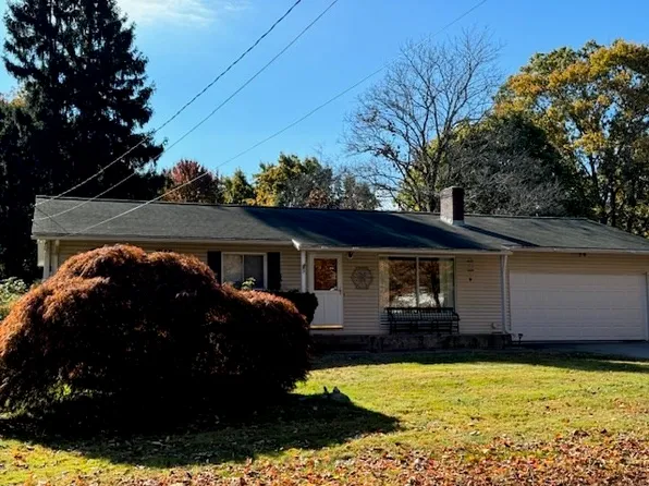 9 Chamberlain St, Hopkinton, MA 01748