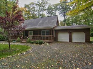 1116 Crescent Cir, Tobyhanna, PA 18466