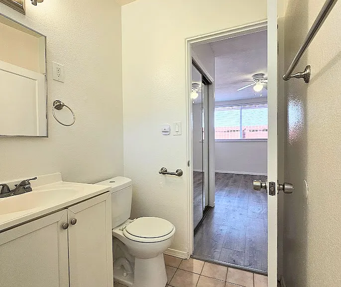 3994 Ingraham St #A — Photo 11