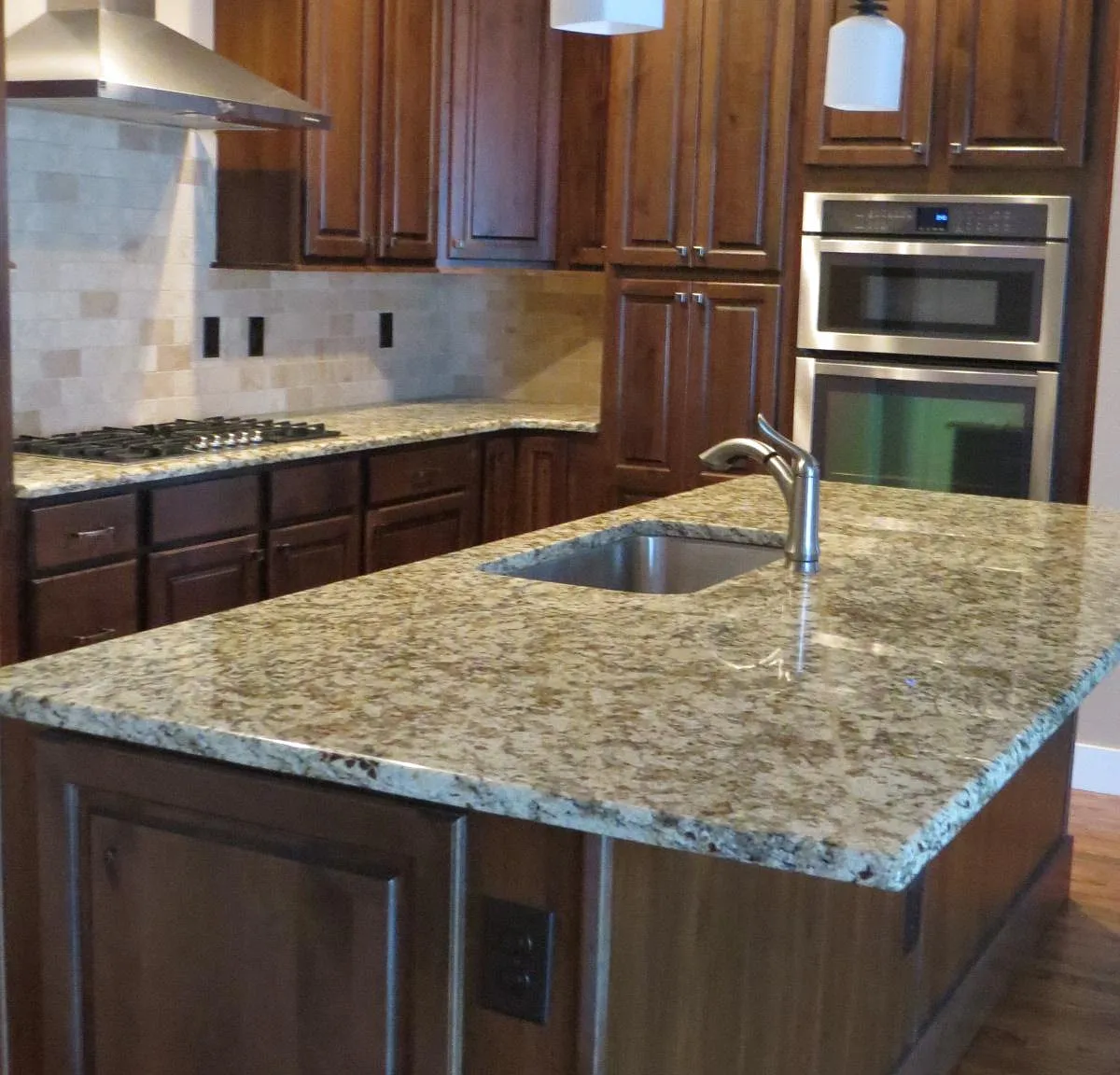 4 bed, 3204 sqft, $4,000 — Photo 4