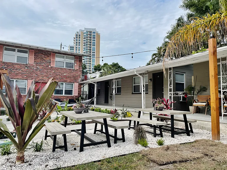 The Vinoy Courtyard Apartments — Photo 6