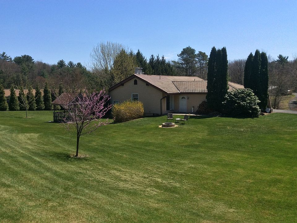 2nd image of 50 Rueben Cir