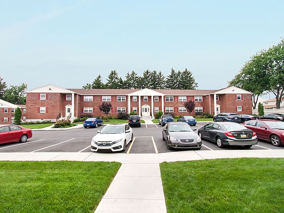 4th image of 1560 Irene St APT 611