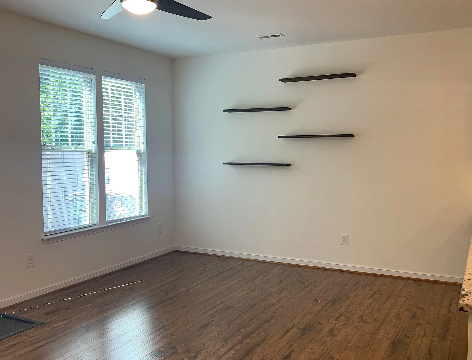 3 bed, 2.5 bath, 1594 sqft, $2,500 — Photo 3