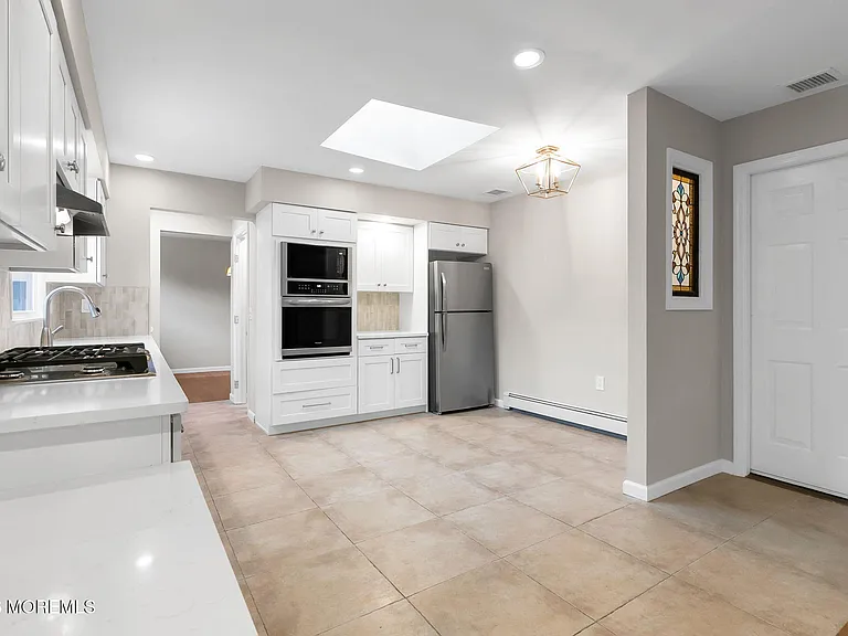 453 Milton Ave — Photo 15