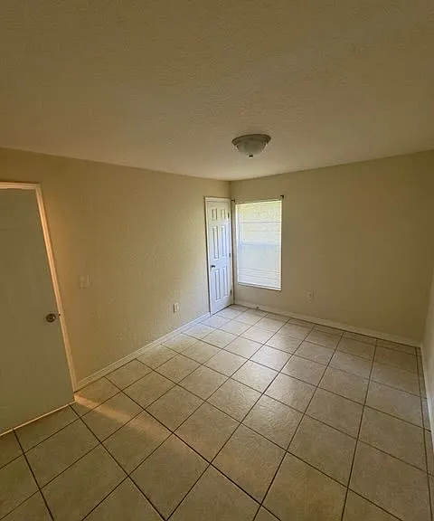410 Meyer Ct — Photo 16