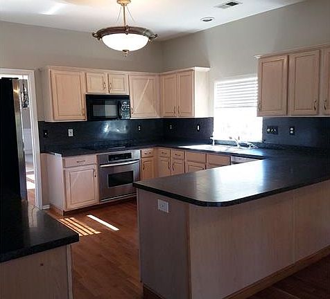 4th image of 110 Castles Gate Dr