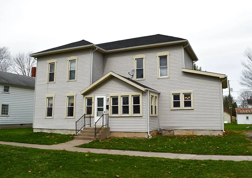 123 W Cornelia St photo 1