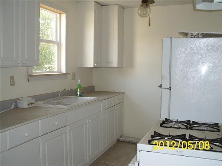 2nd image of 700 Flora Ave