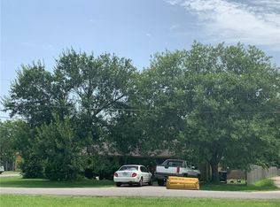 917 Aransas St, Lockhart, TX 78644