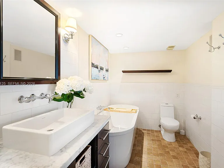 600 NE 36th St #2 — Photo 21