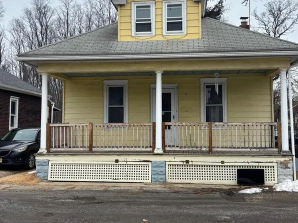 2 Blacks Ter, Paulsboro, NJ 08066