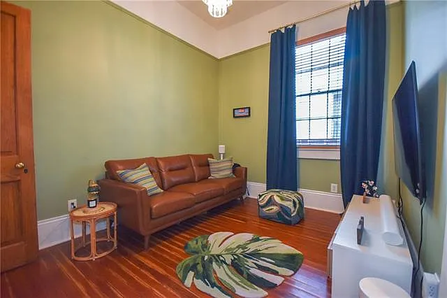 4427 Annunciation St — Photo 12