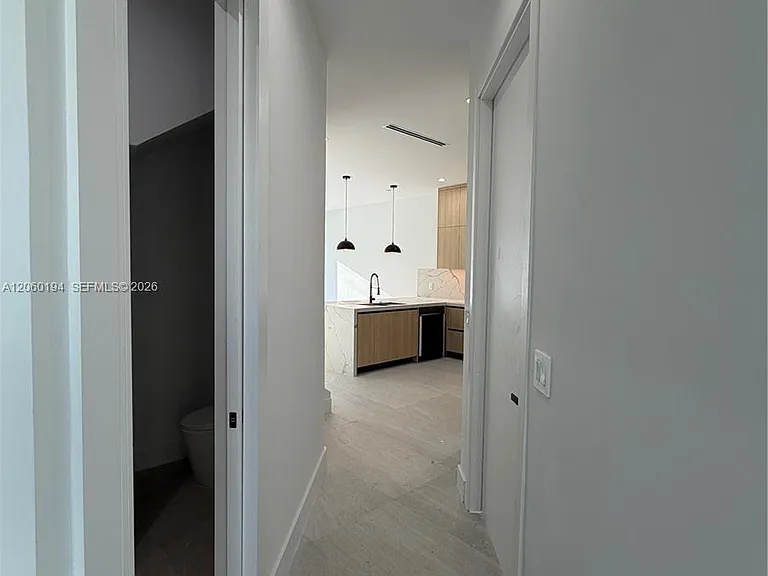 4664 SW 32nd Ave #4664 — Photo 4