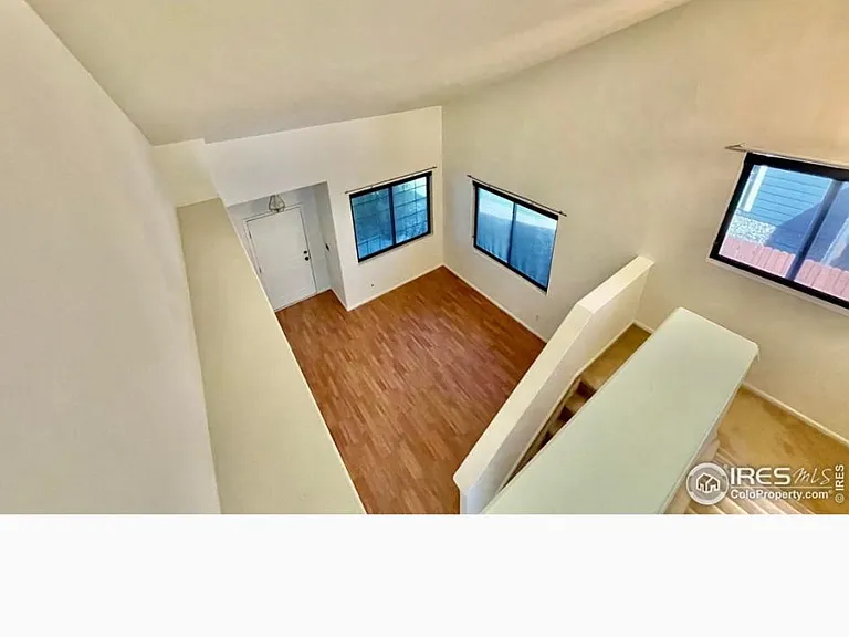 440 Andrew Dr — Photo 2