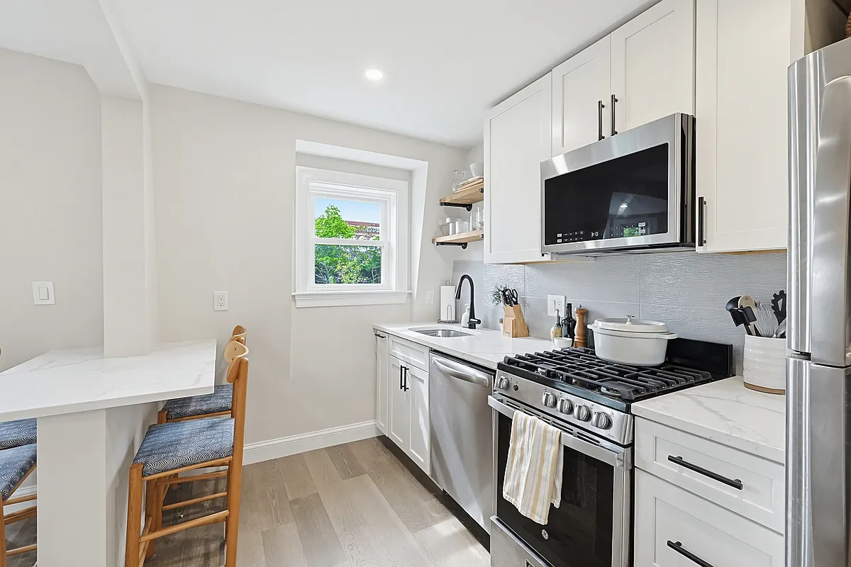 Building Photo - 82 H St #3