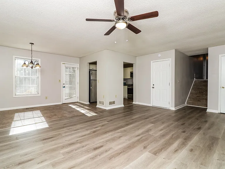200 Campbell Dr — Photo 7