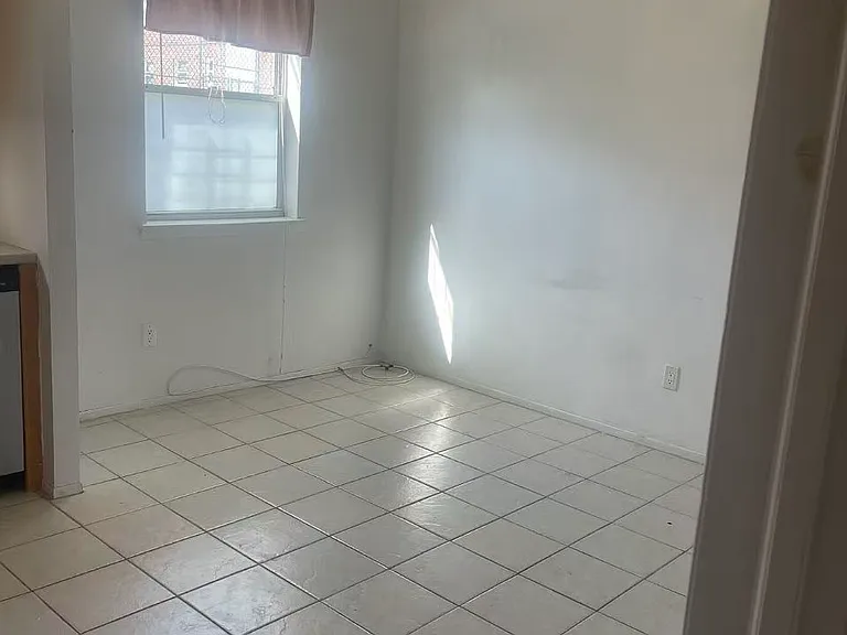 68-33 Cloverdale Ln #6833 — Photo 10