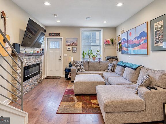 3rd image of 2813 Tulip St