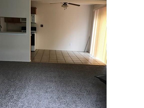 5th image of 33 Woodenbridge Ct
