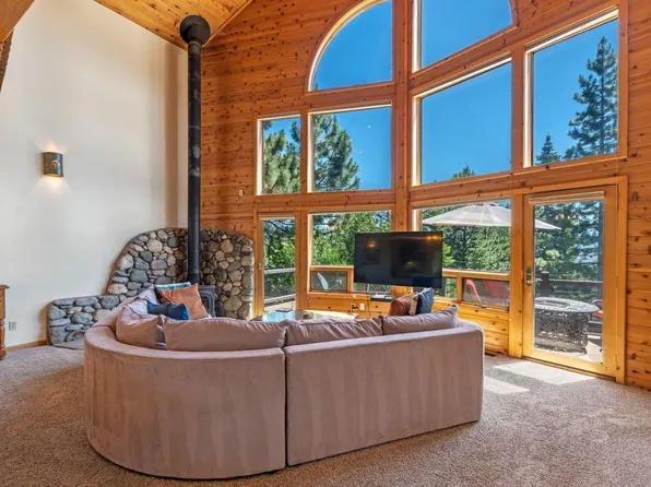 10865 Mougle Ln, Truckee, CA 96161