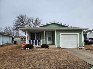 811 Red Maple Cir, South Sioux City, NE 68776