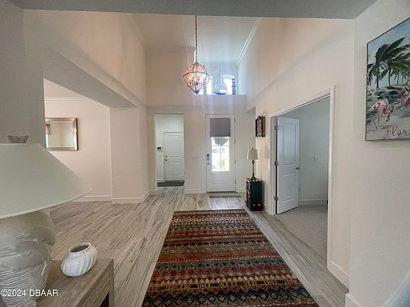 2nd image of 1090 Castaway Ct