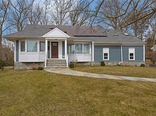 41 Mohegan Ln, Rye Brook, NY 10573