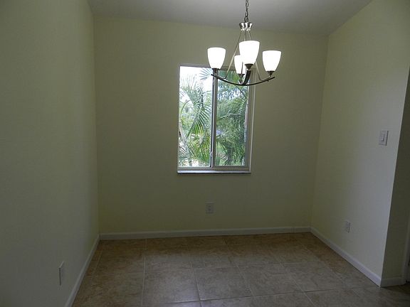 Eat in kitchen area