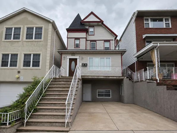 712 17th Street image 1 of 9