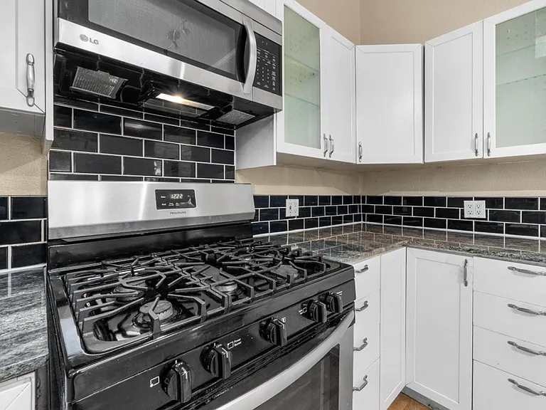 10229 Redwood Dr — Photo 3